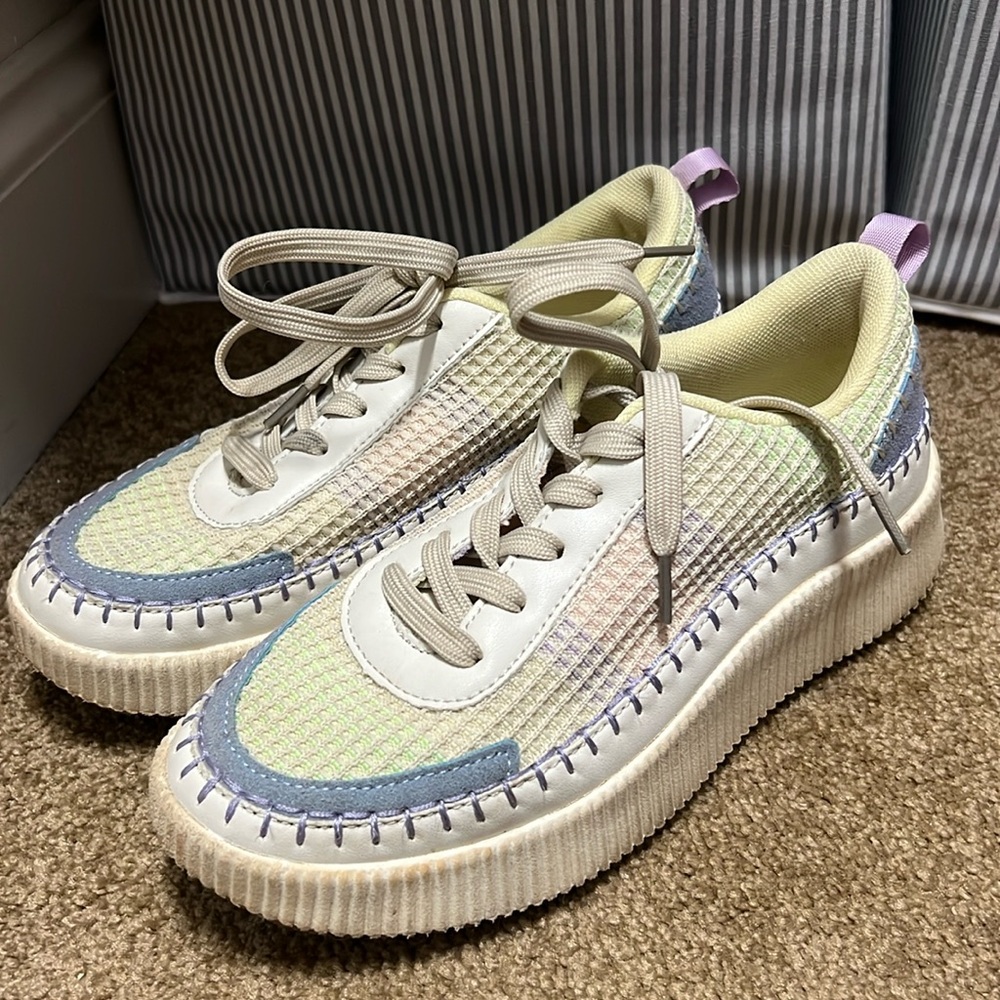 Women’s Sneakers